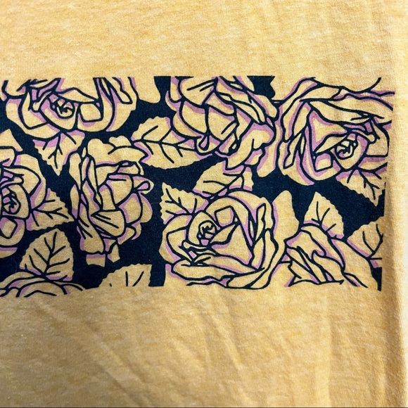 Free State woman’s T-shirt. Size Small Yellow - Picture 4 of 8